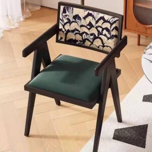 Retro Style Solid Wood Dining Chair